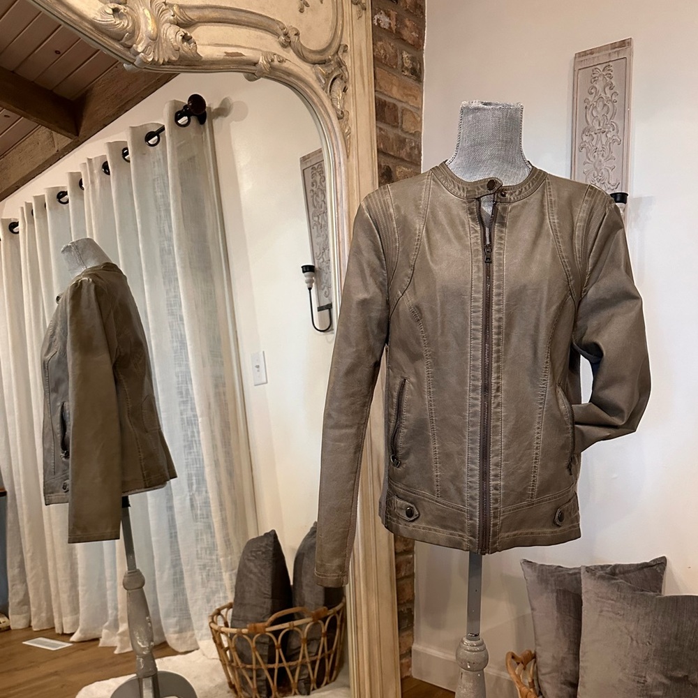 Sebby faux leather biker jacket. Size large. Taupe color